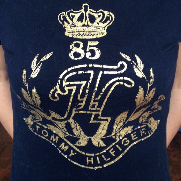 Tommy Hilfiger - Navy Blue T-Shirt Gold Logo - Picture 2 of 4